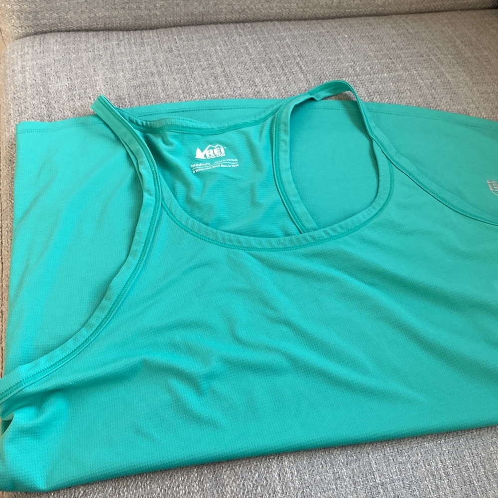 Rei tank  top size M - Picture 6 of 6